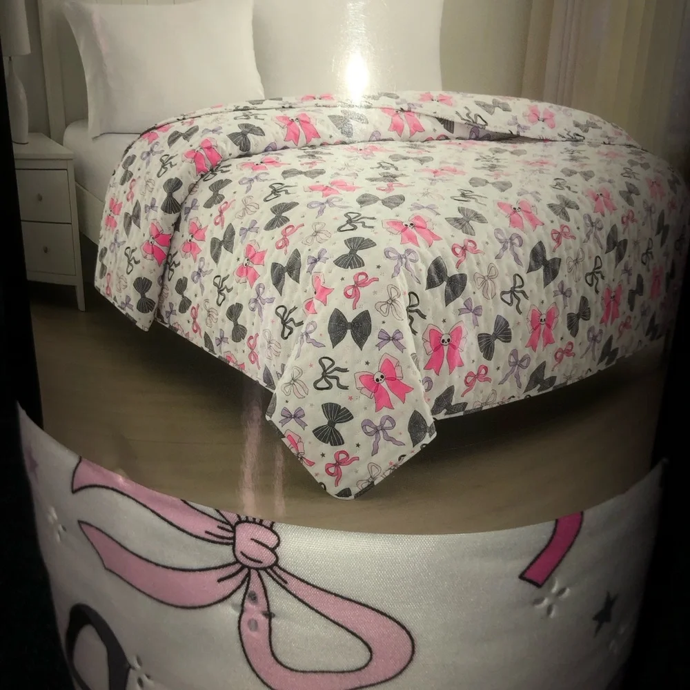 👻 Halloween themed lightweight quilt and matching sheets - King